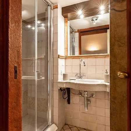 Cozy House In Naviglio Grande - Homy Apartman